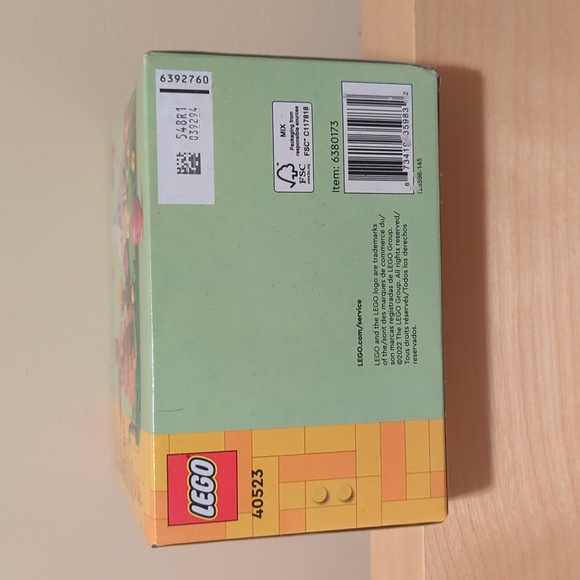 LEGO Easter Rabbits Display Set - Brand New - Picture 12 of 13